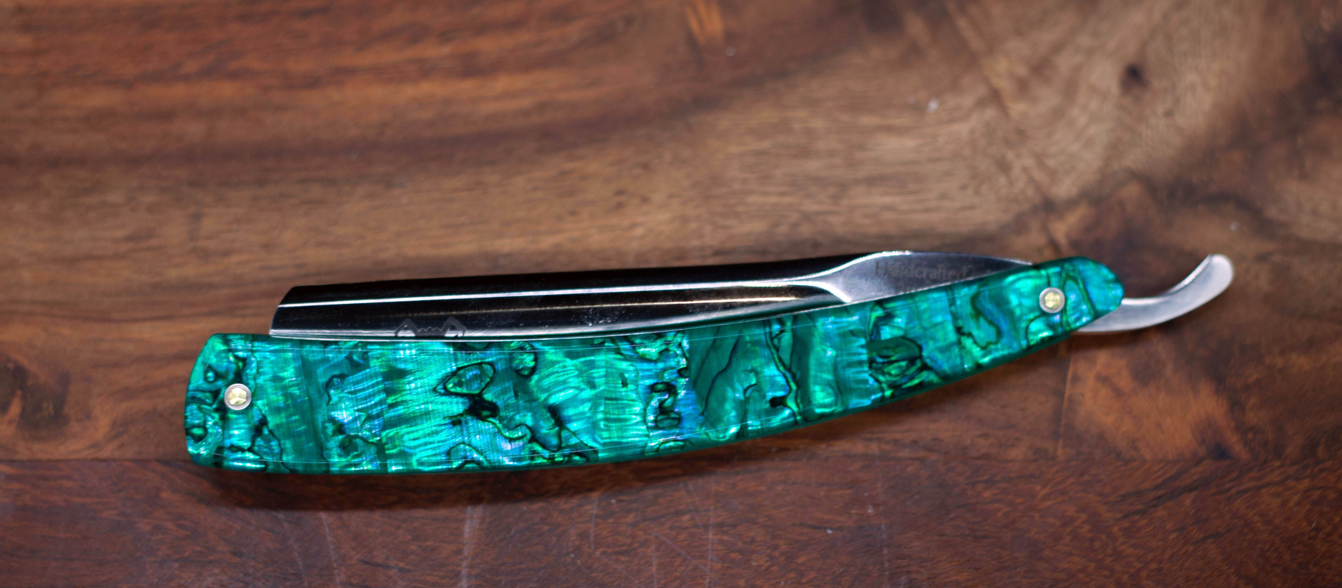 Allure of the Straight Razor – Lupus Rex