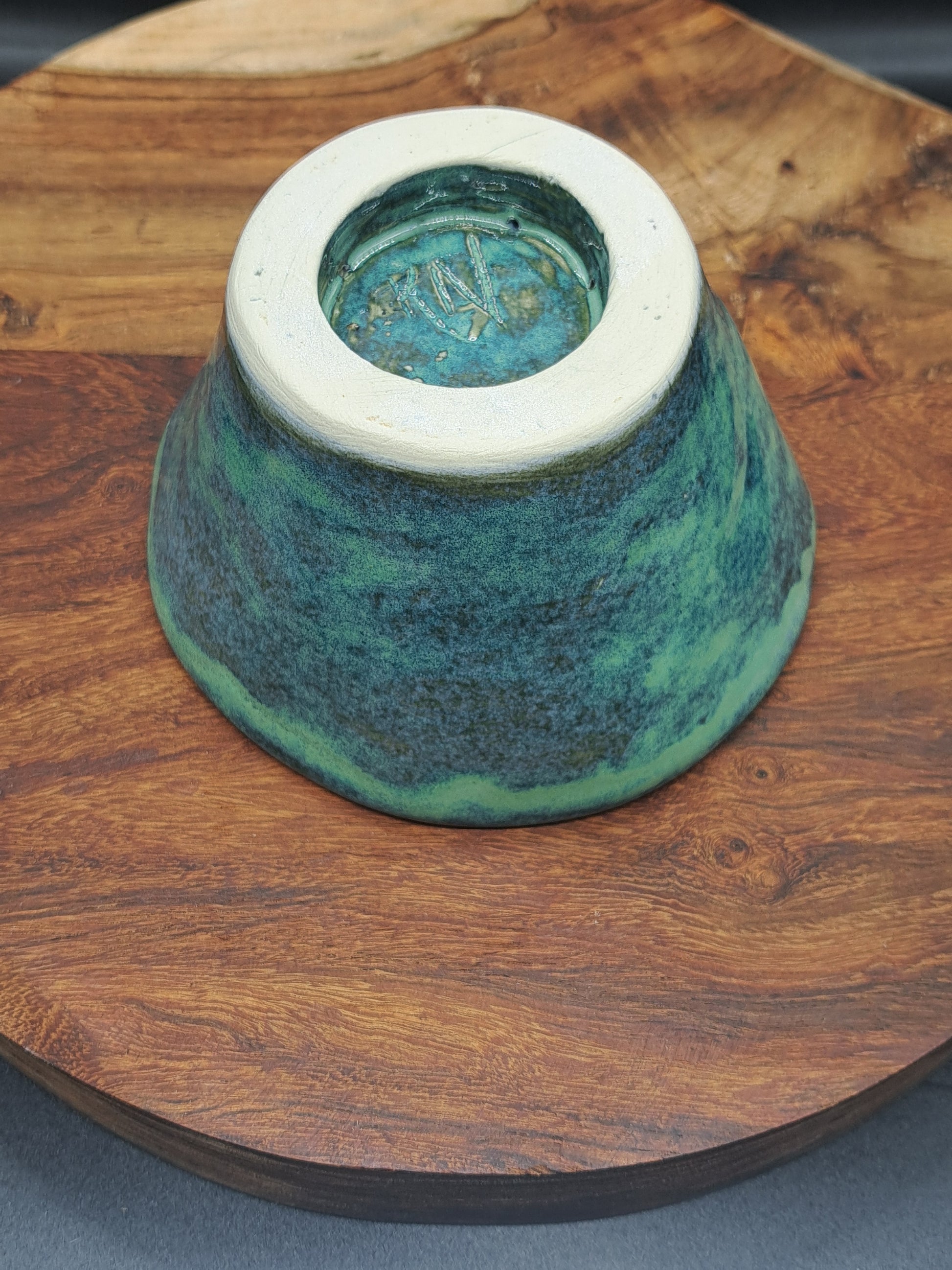 Australian handcrafted clay single wall shaving scuttle showing the extended foot ring on the base